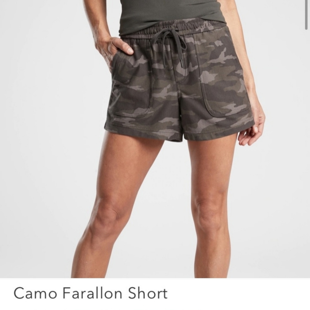 Athleta Farallon Camo Shorts 8